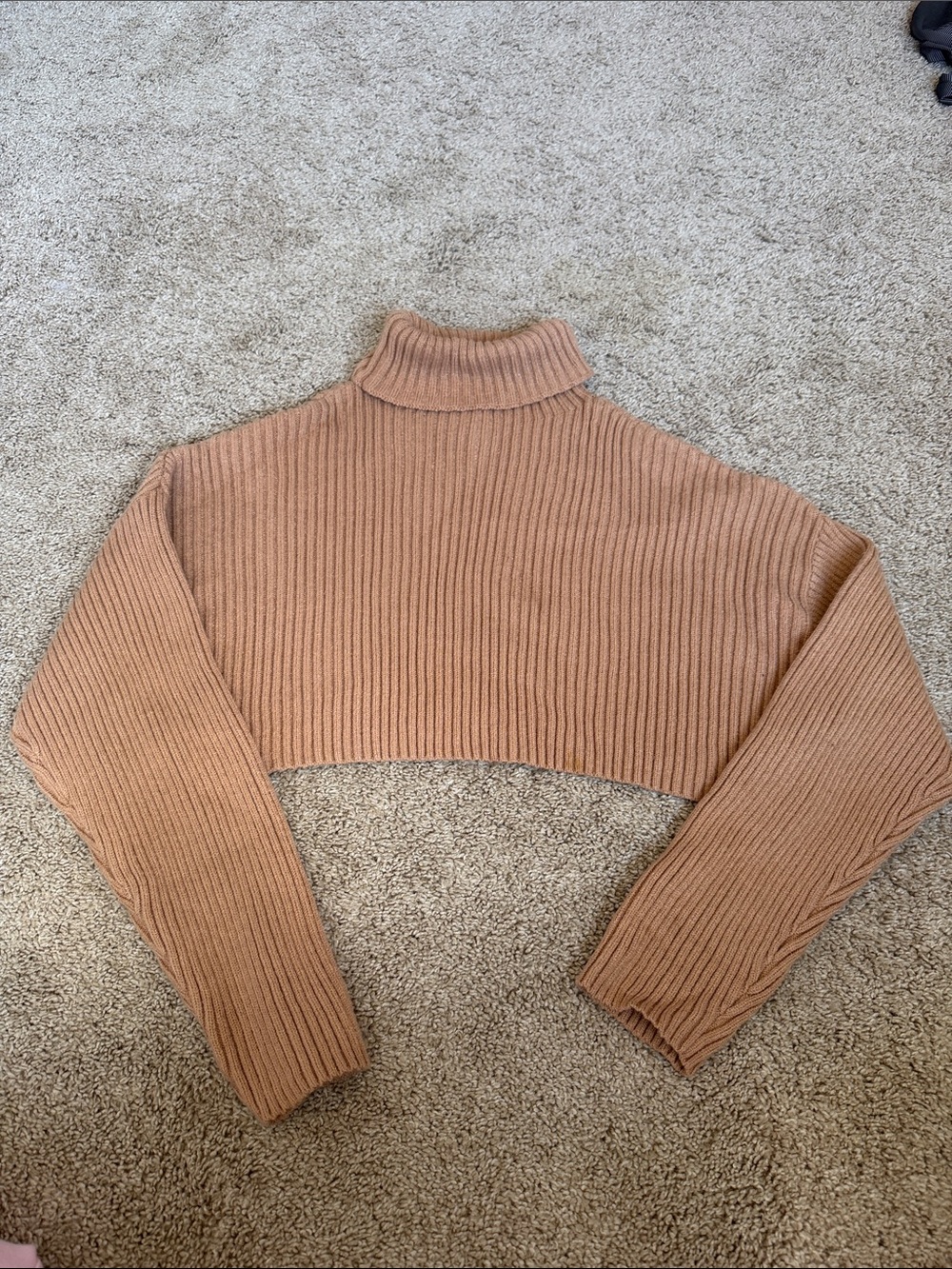 Cropped Ribbed Turtleneck Sweater - Camel